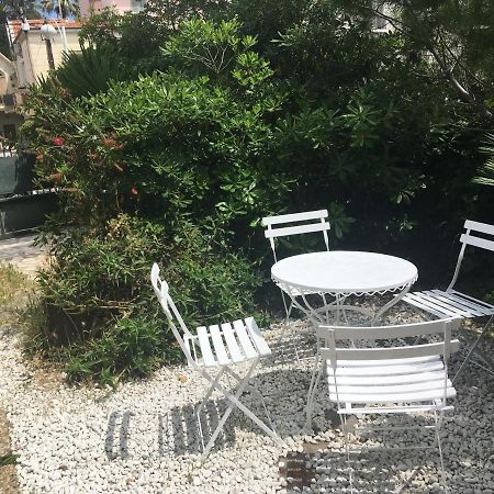 Cozy House With Parking And Garden Apartman Nizza Kültér fotó